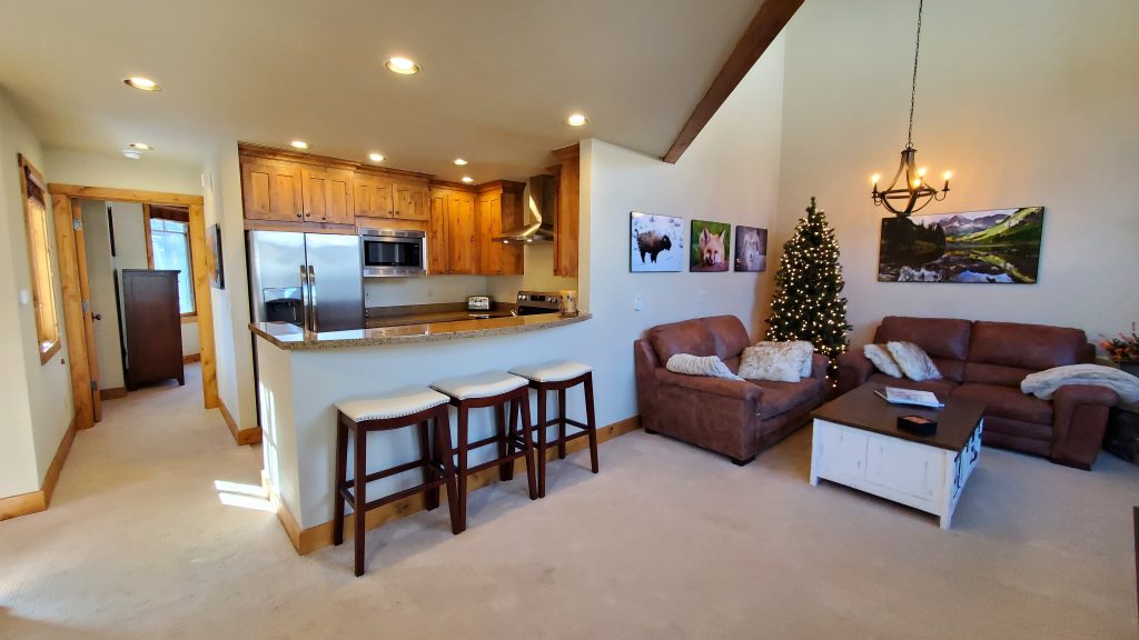 Great space for entertaining in Keystone